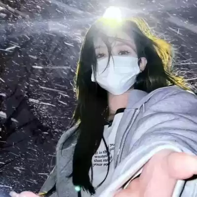 靳高妍